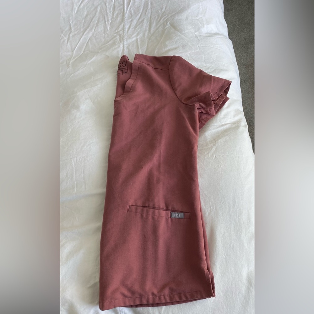 Figs Scrubset in limited edition color Mauve Pink